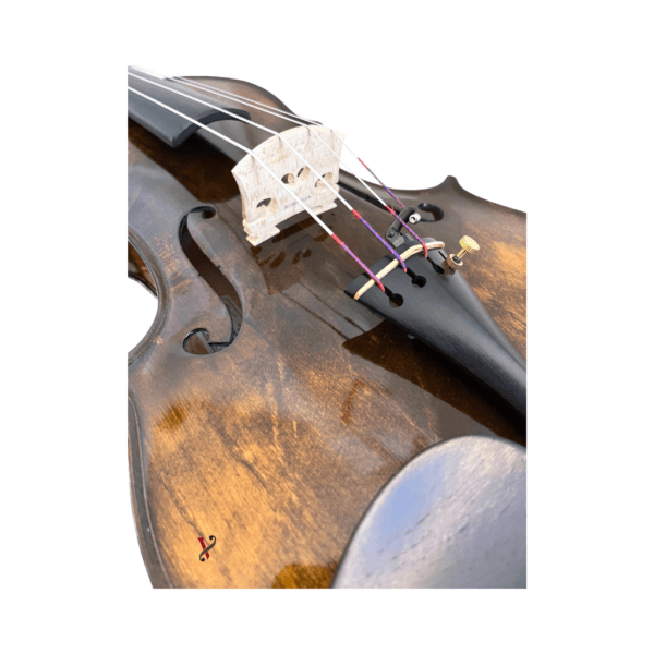34 - 2026-06-16T145224.356 Viola de Arco 40cm Rolim Master Importado Ajustada – Fundo Inteiro